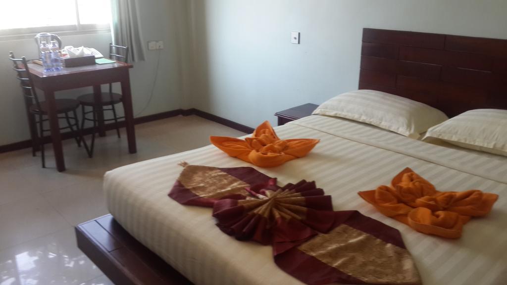 Hotel 63 Янгон Екстер'єр фото