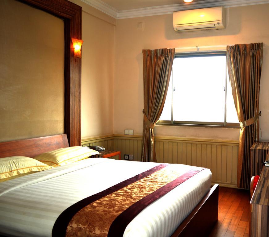 Hotel 63 Янгон Екстер'єр фото
