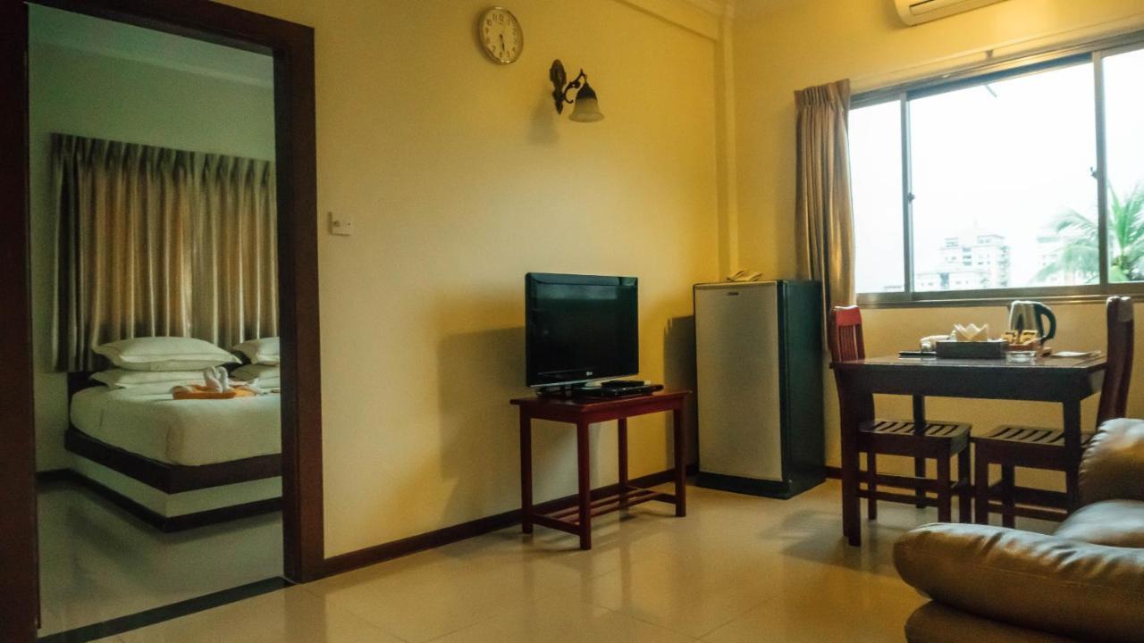 Hotel 63 Янгон Екстер'єр фото