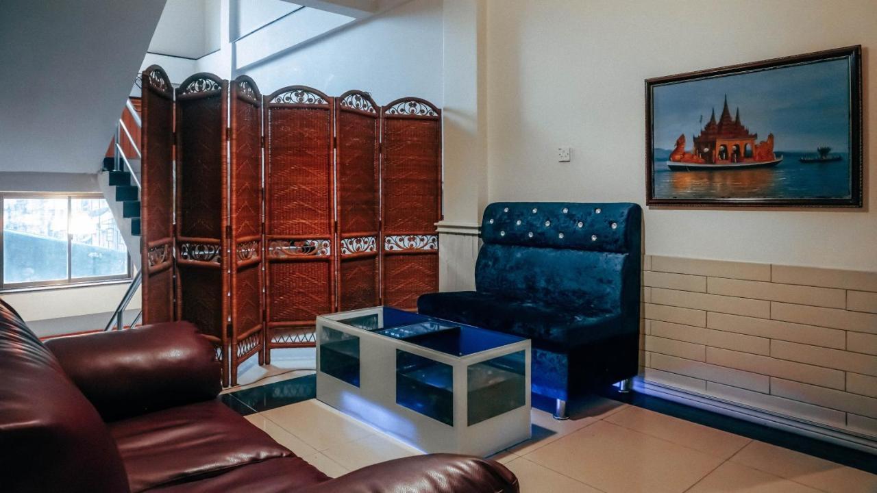 Hotel 63 Янгон Екстер'єр фото
